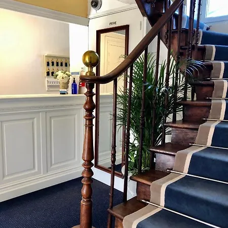 ホテル Chateau Edward 1er 4*