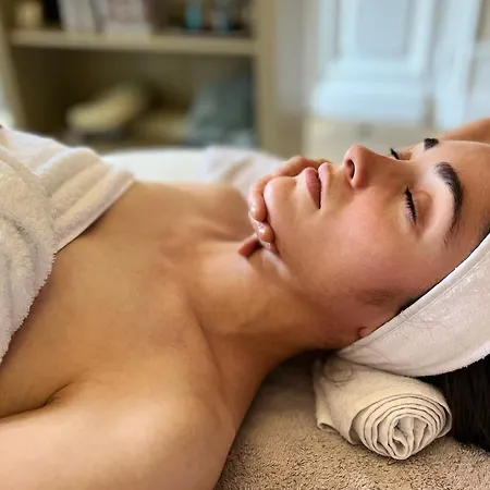 Chateau Edward 1er ホテル 4*