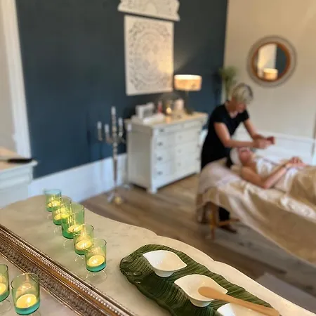 ホテル Chateau Edward 1er モンパジエ