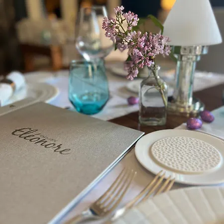 Chateau Edward 1er 4* モンパジエ