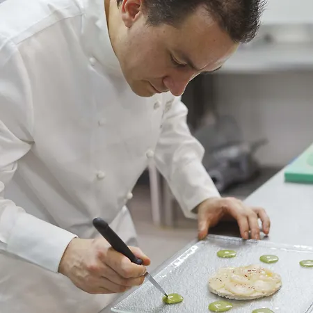 Chateau Edward 1er ホテル モンパジエ