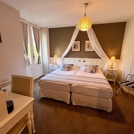 ホテル Chateau Edward 1er 4*