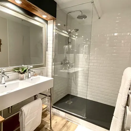 Chateau Edward 1er Hotel 4*