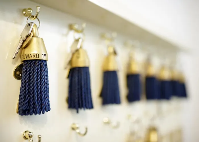 Chateau Edward 1er 4* モンパジエ