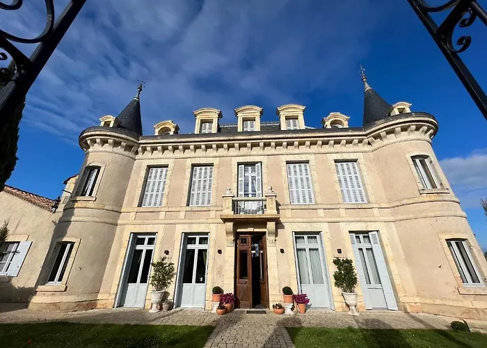 Chateau Edward 1er 4* モンパジエ