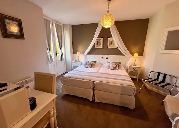 ホテル Chateau Edward 1er 4*